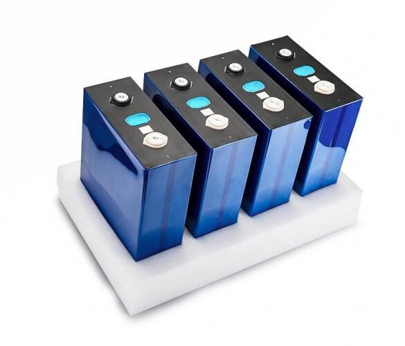 प्राइमेस्टिक एक्यू हाई डिस्चार्ज रेट बैटरी EV 3.2V 100Ah Lifepo4 बैटरी सेल 120Ah 2