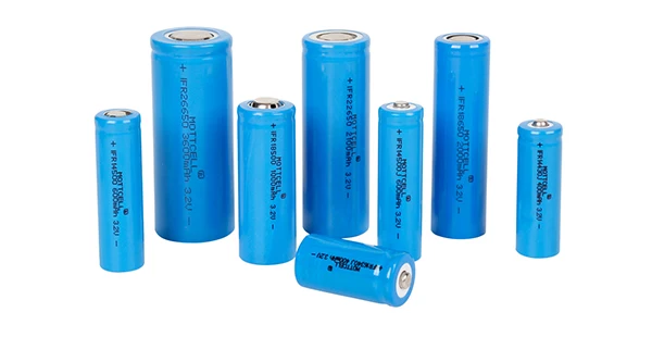 14500 3.2V रिचार्जेबल सिलेंडर लिथियम बैटरी एए आकार 600mAh 500mAh 8