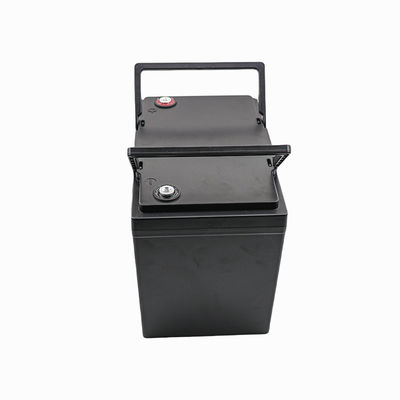 IP67 रेटेड 12V LiFePO4 रिचार्जेबल बैटरी 6000G टर्मिनल M8 विस्तारित जीवन काल के लिए
